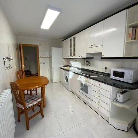 Apartment Espacioso Y Acogedor, Muy Confortable - Al Lado De La Plaza Mayor